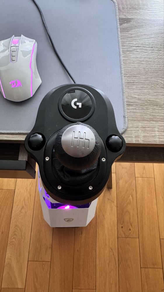 Kierownice G923 + shifter (PlayStation, PC)