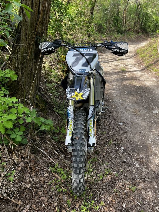 Yamaha yzf 250.