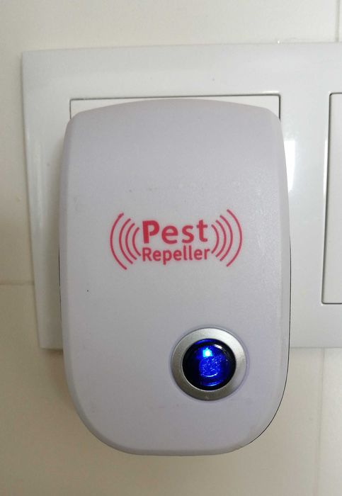 Repelente Elétrico Ultrassónico contra insetos e roedores