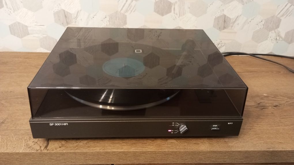 Gramofon RFT SP 3001 w bardzo dobrym stanie