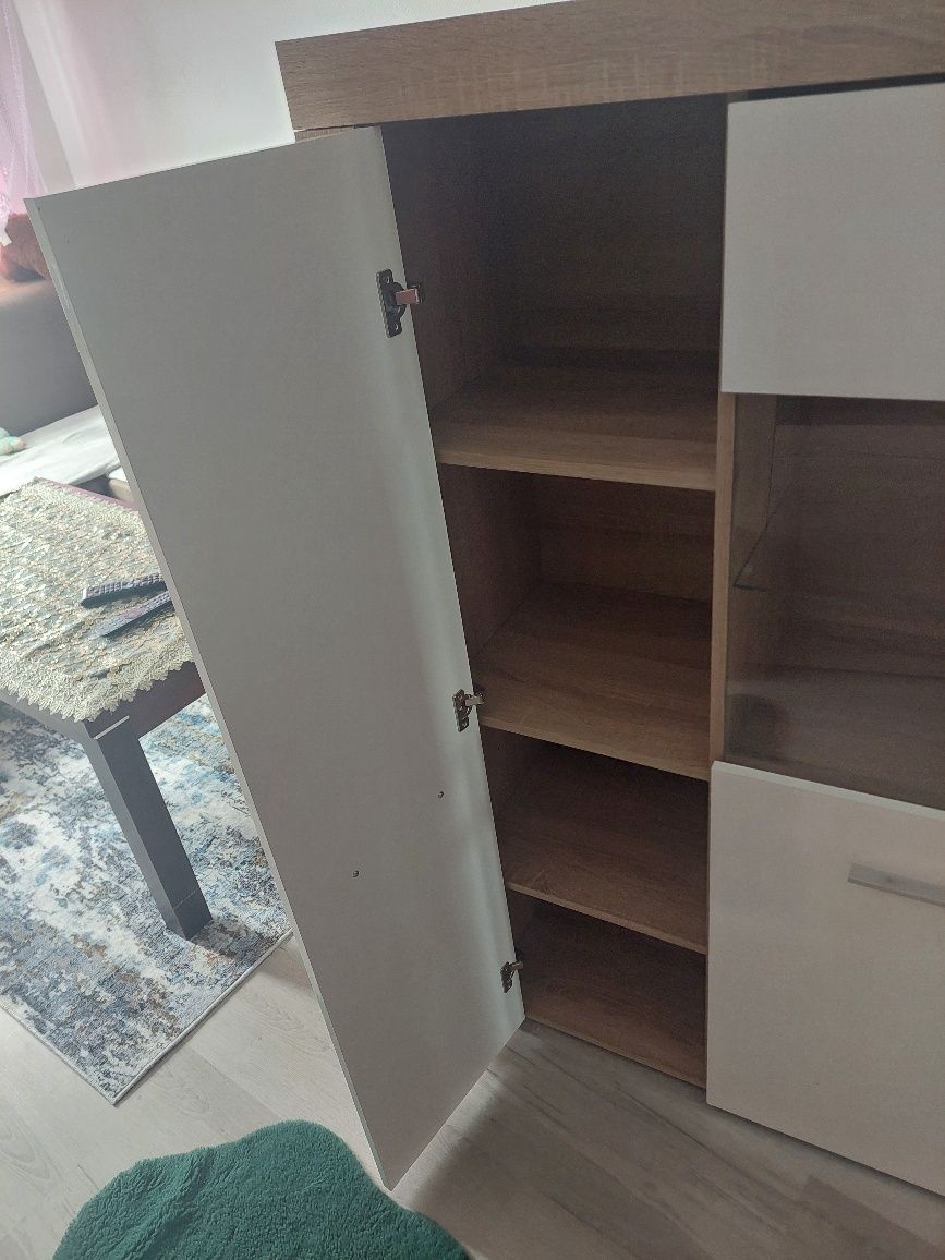 Sprzedam komodę widoczna na zdjęciu