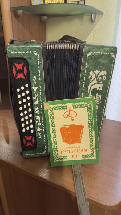 Гармонь «Тульська 301» — чудовий стан, насичений звук