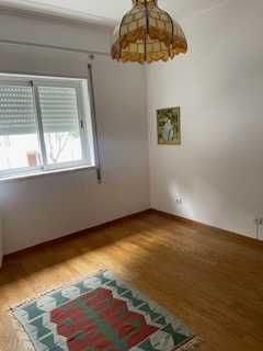 Casa como nova e bem situada