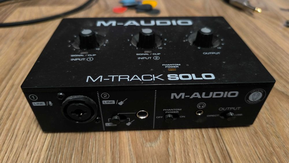 Fender Squier Sonic Stratocaster HT MN Arctic White + M-Audio M-Track