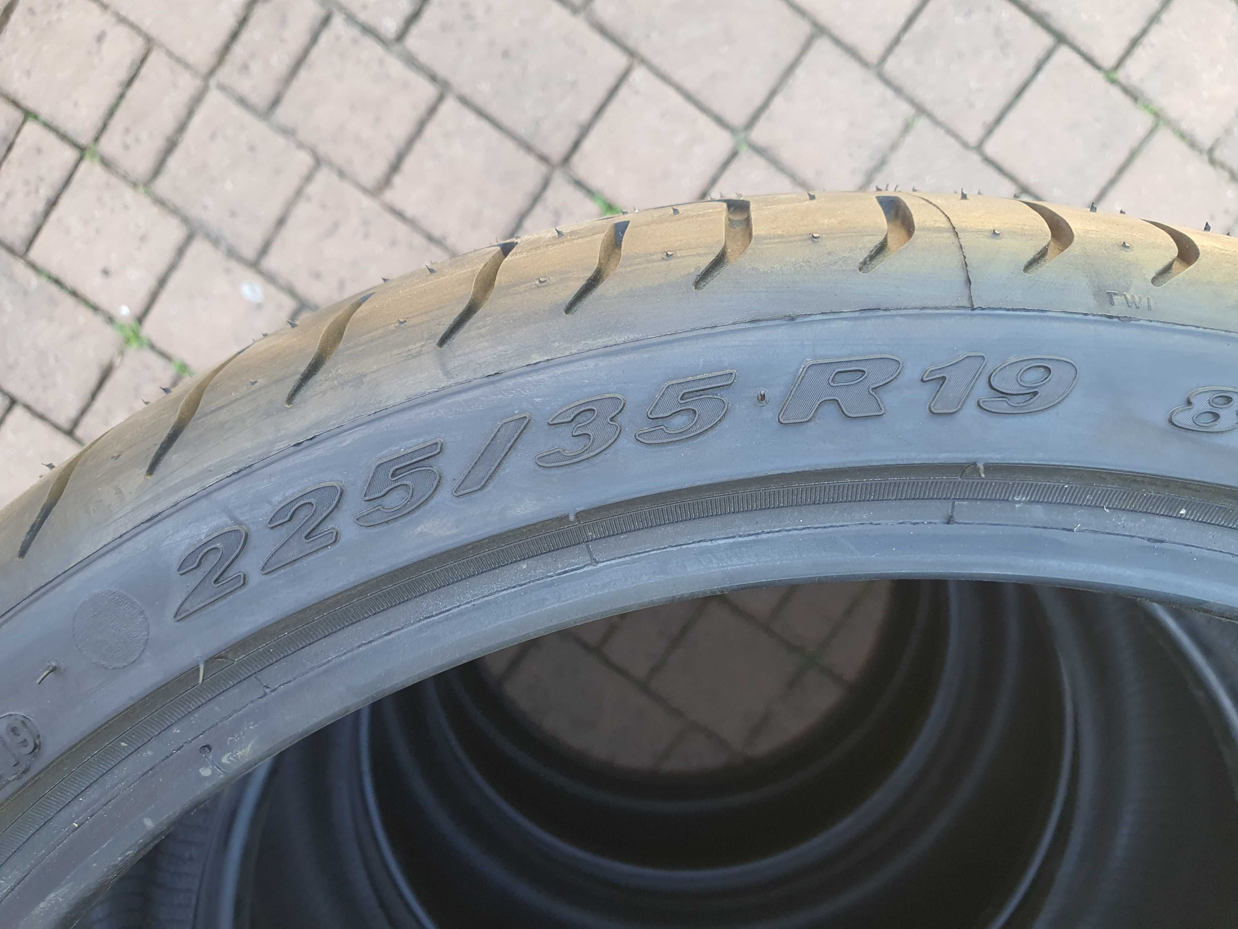 19 Pirelli P-Zero 225/35 R19 88Y FR Lato Nowe !!!
