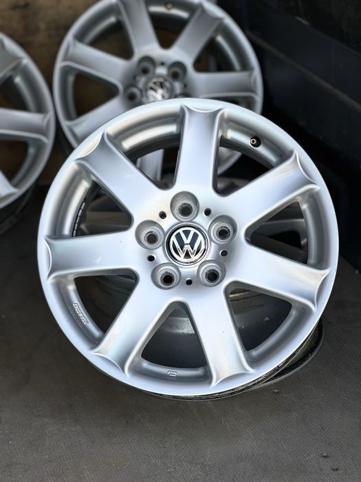 Диски 5 112 R16 Volkswagen passat b8 Jetta b7  Golf Skoda Octavia