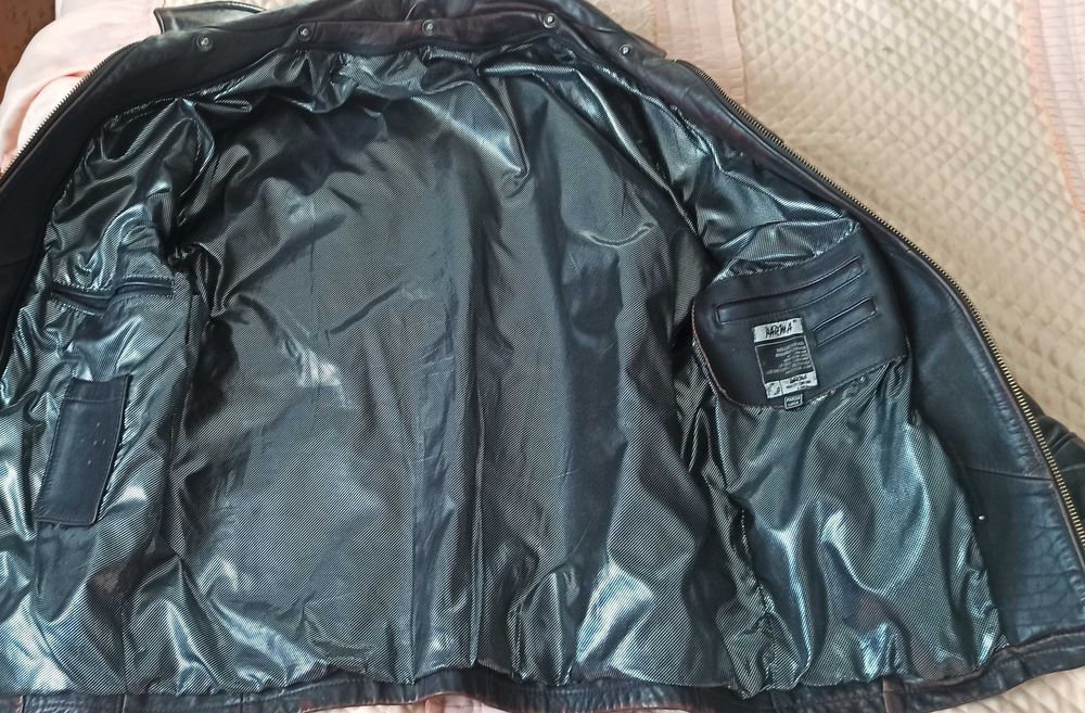 Чоловічі шкіряні куртки