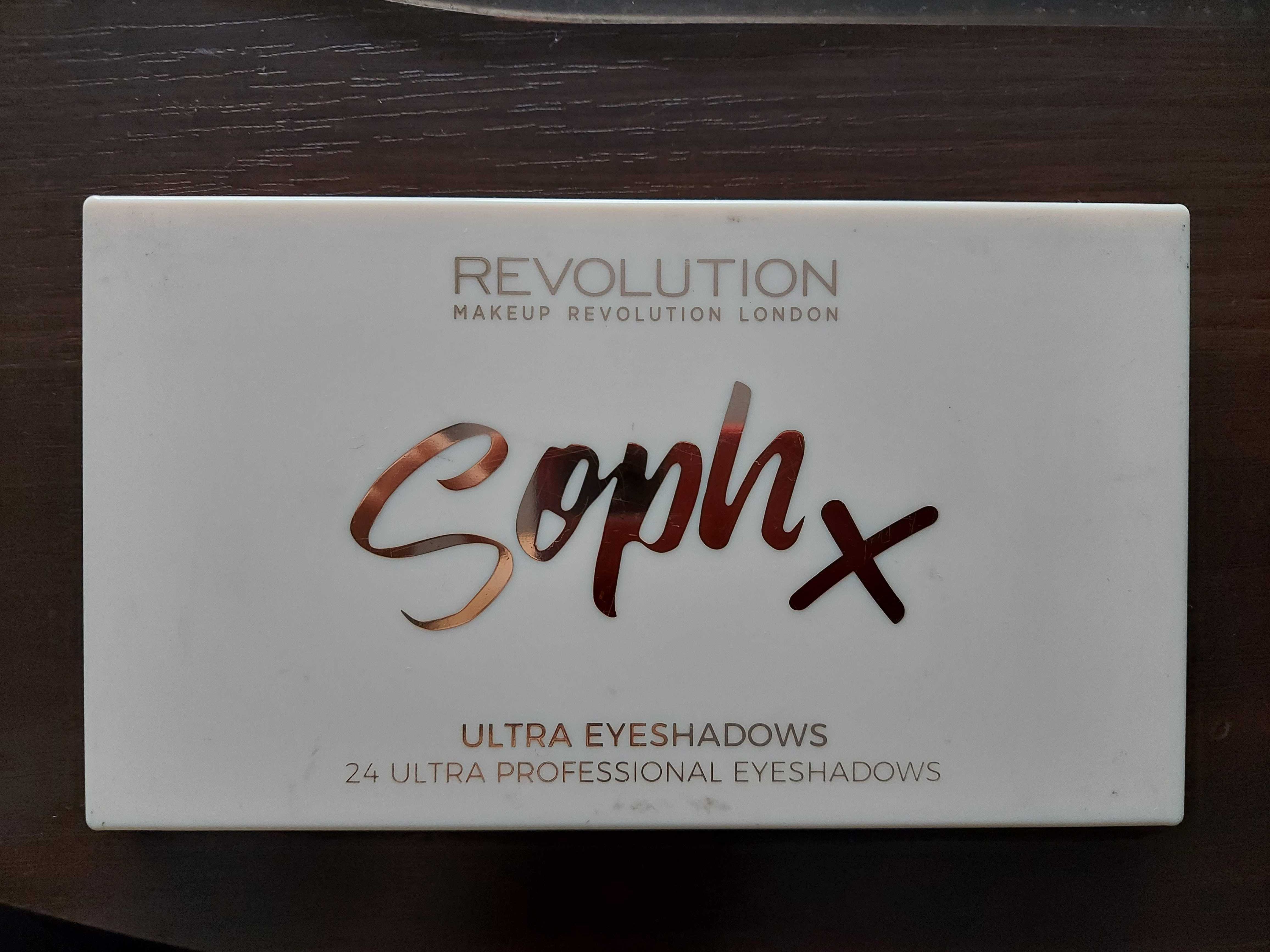 Paleta cieni Makeup Revolution Soph X