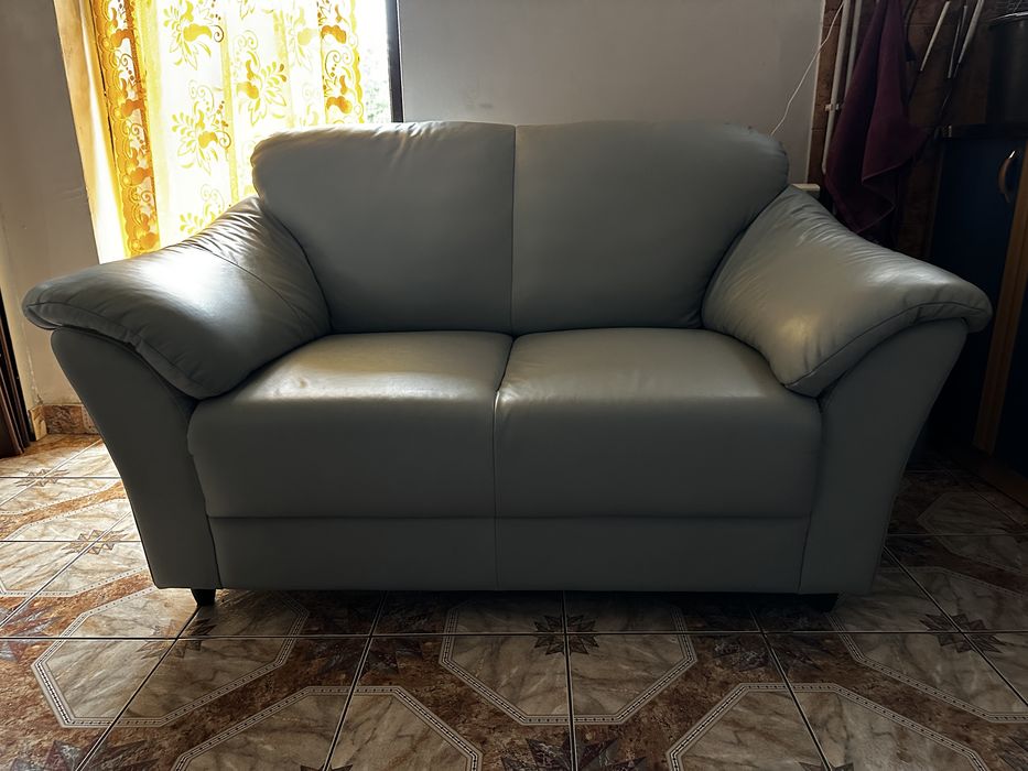 Sofa 2 osobowa nie rozkładana w bardzo dobrym stanie