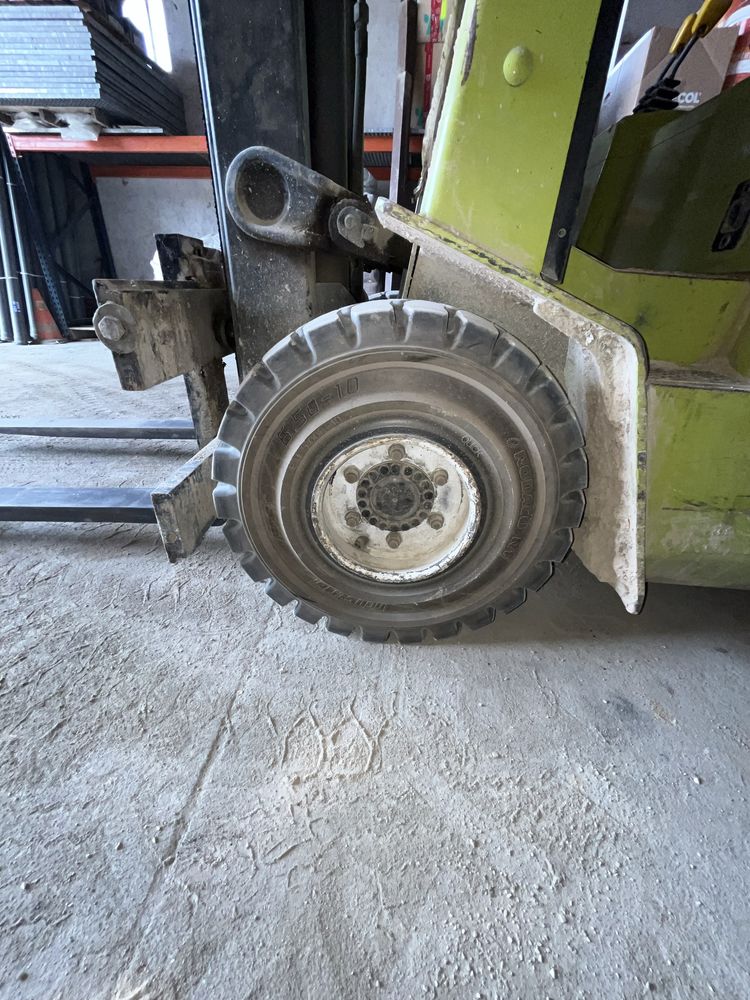 Empilhador Clark 1500kg Gás