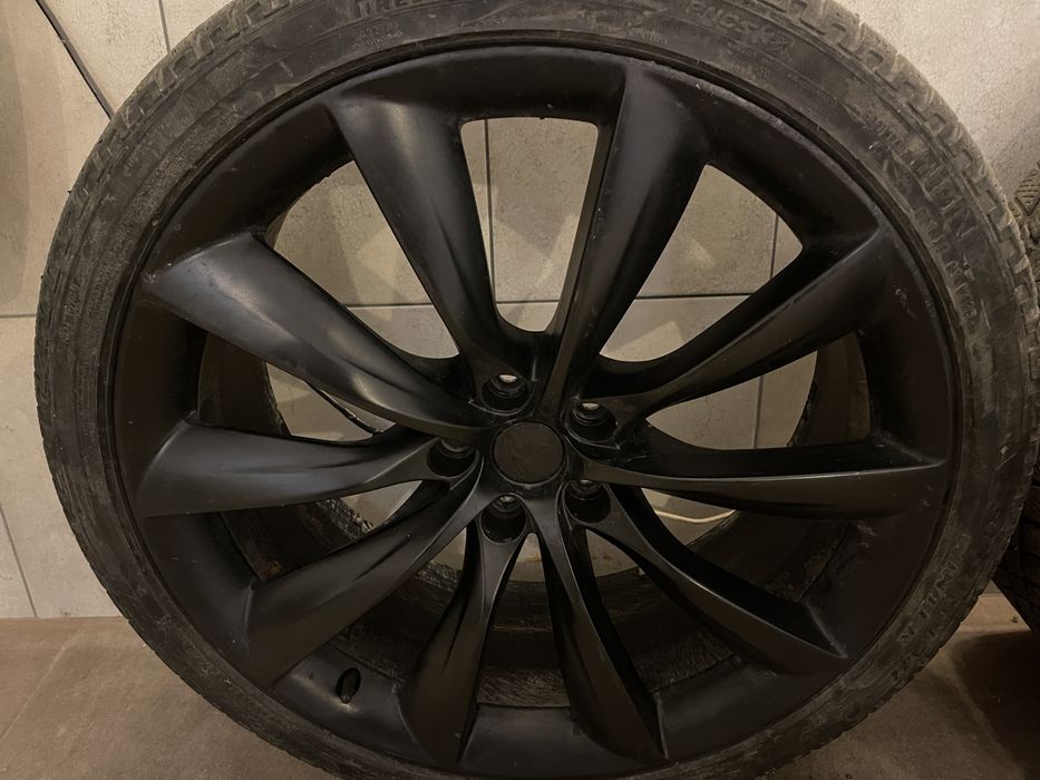Tesla Диски r22  з резиною