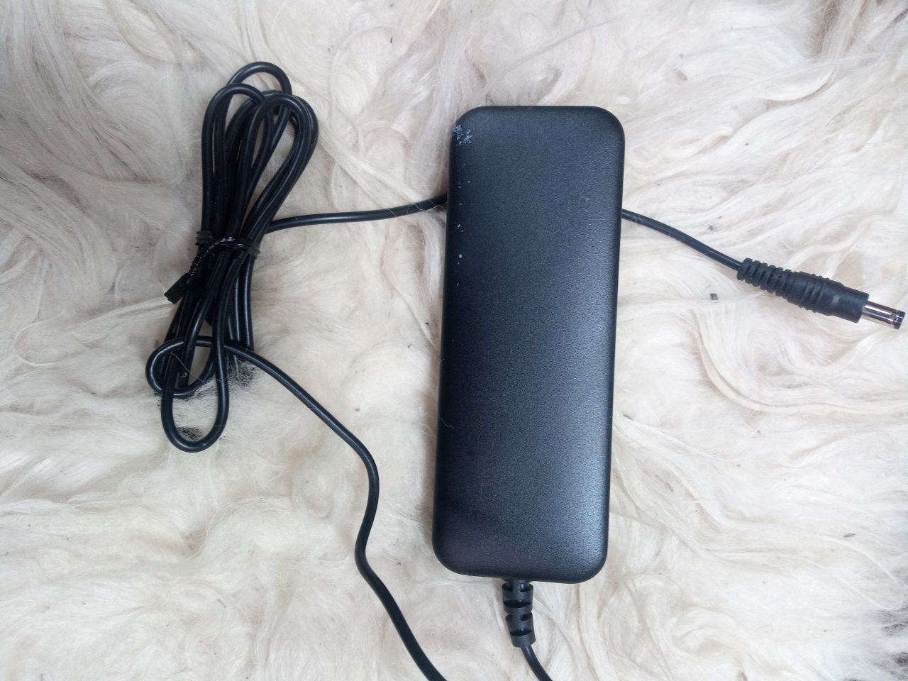 12В 12V 2A 24W Блок питания живлення Deutsche Telekom адаптер