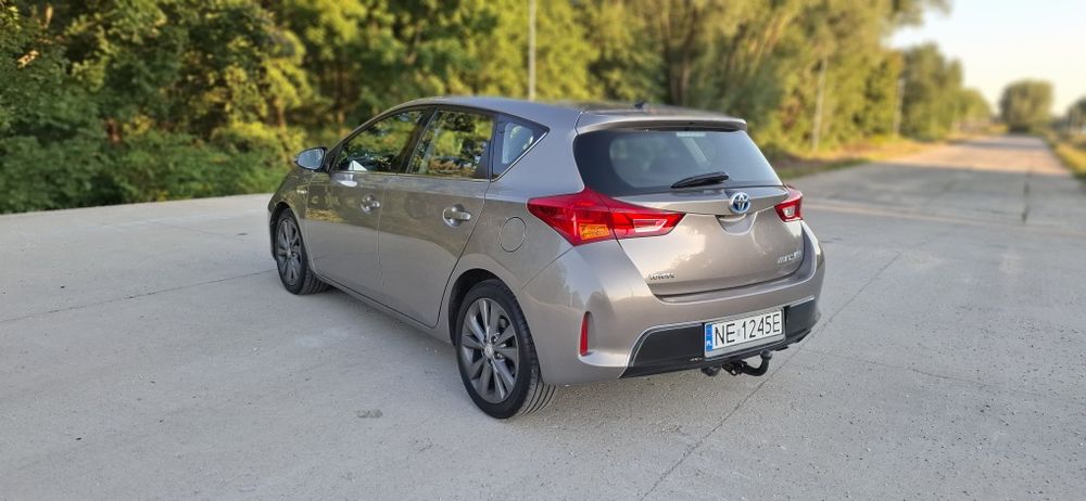 Toyota Auris 1.8 hybryda