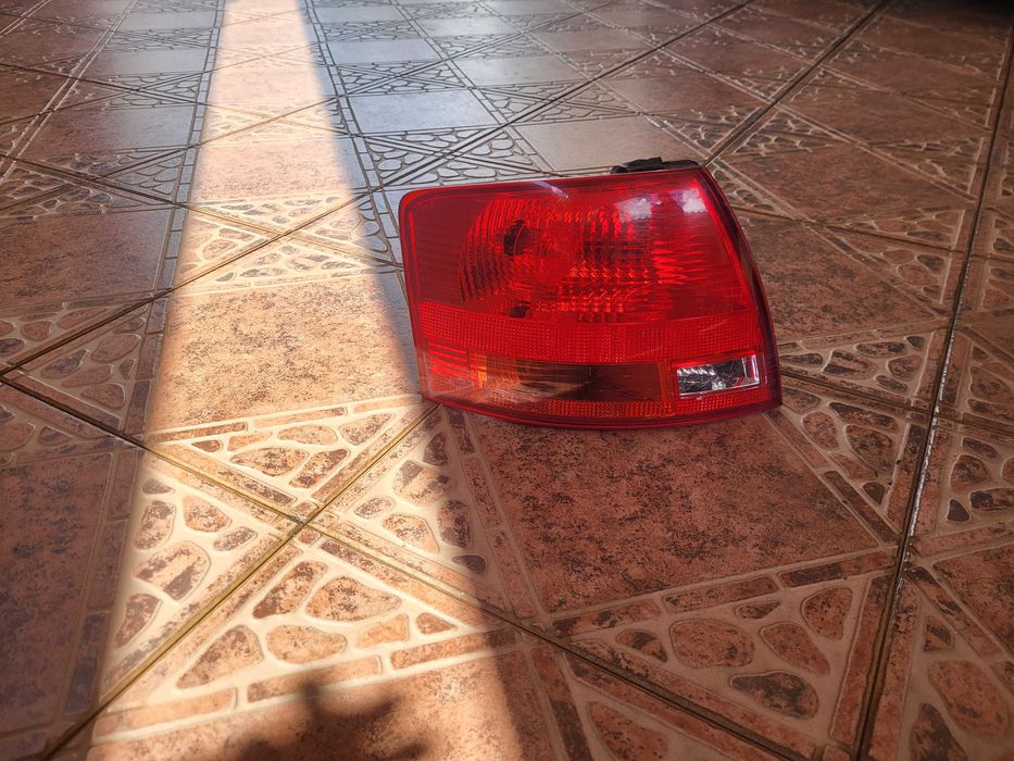 Farolim Esquerdo Audi A4 (B7) Avant S-Line