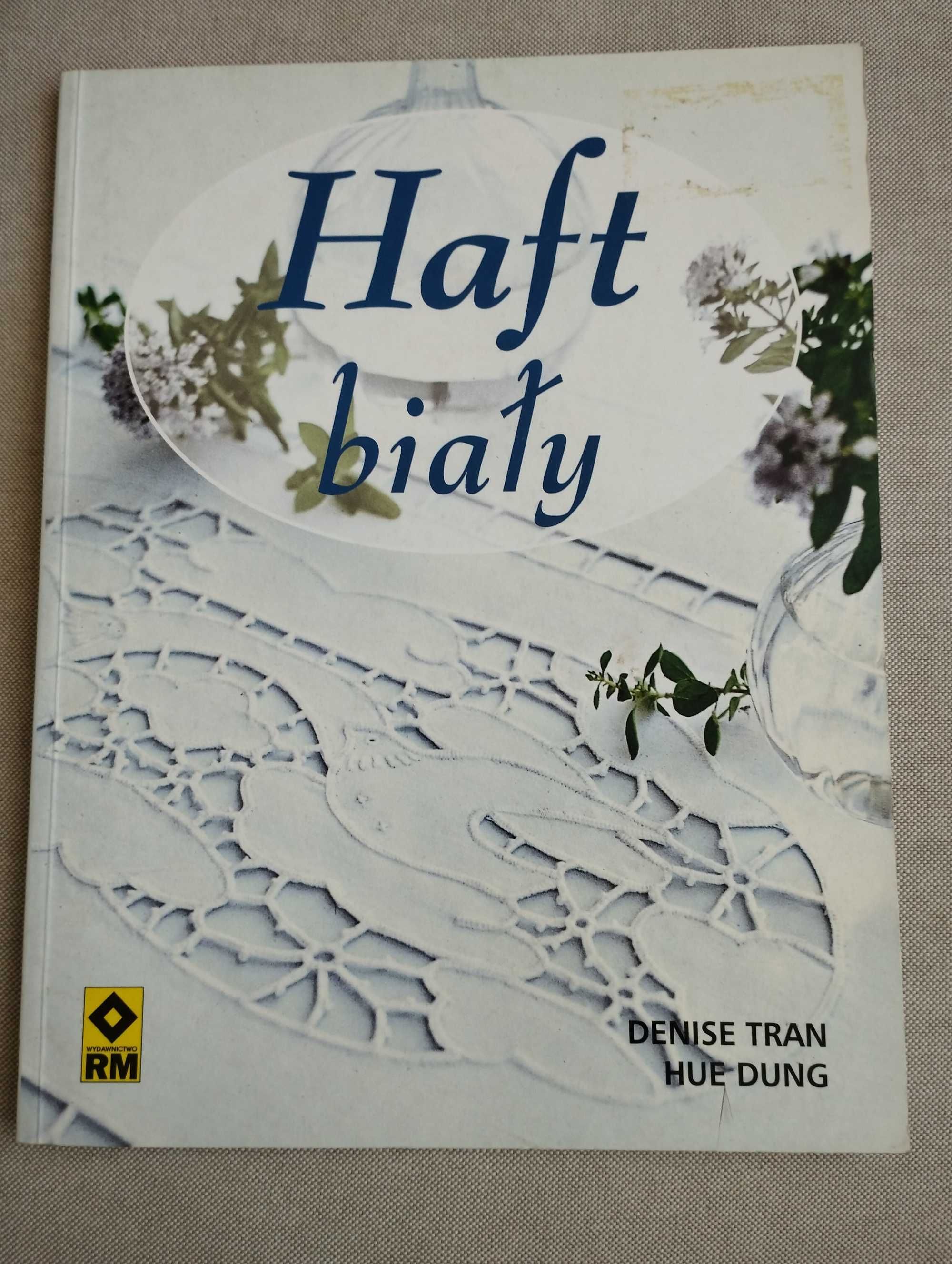 Haft biały Denise Tran