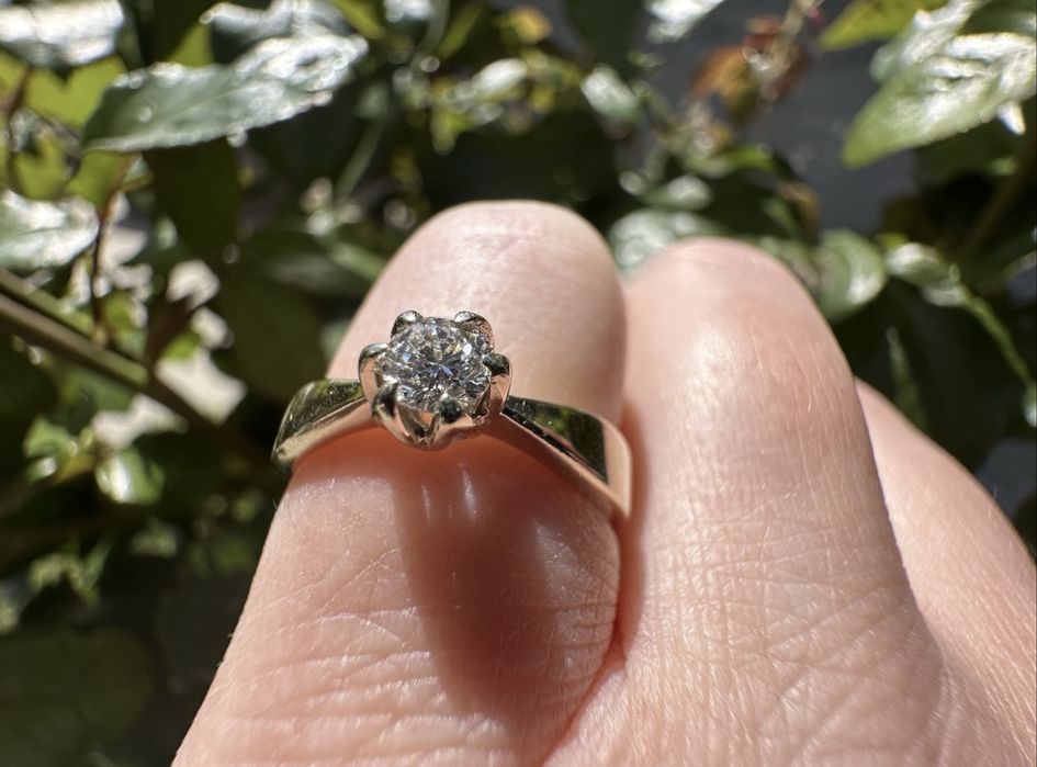 Золота каблучка з діамантом 4/4,0.25 ct.,(4 мм.)16.5 розмір,2.7 грам