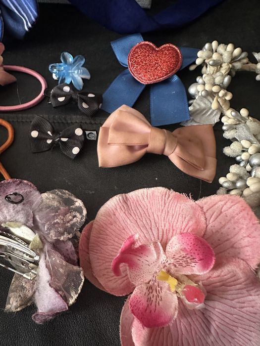 Жіночі прикраси.