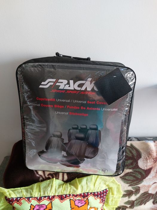 Авточохли універсальні