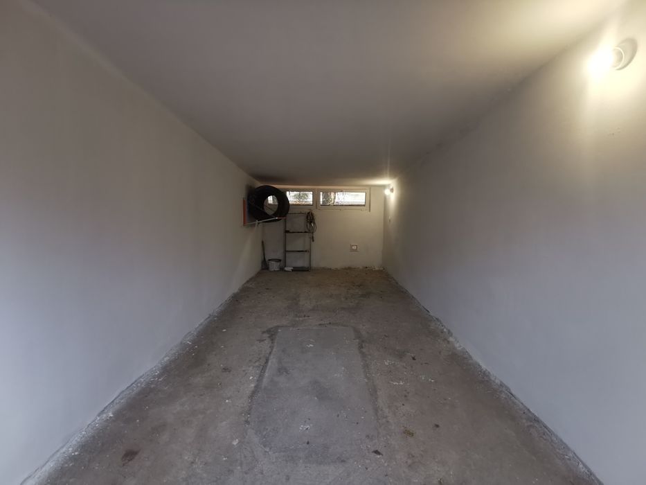 Garaż zamykany na wynajem os. Urocze 16A Kraków