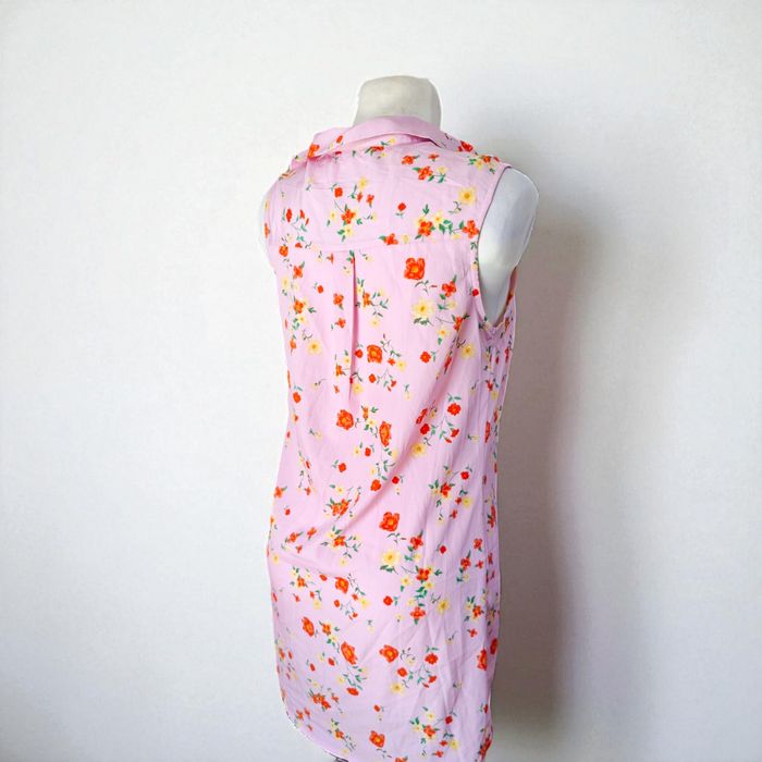 Urocza koszulowa sukienka damska Terranova pudrowy róż kwiaty