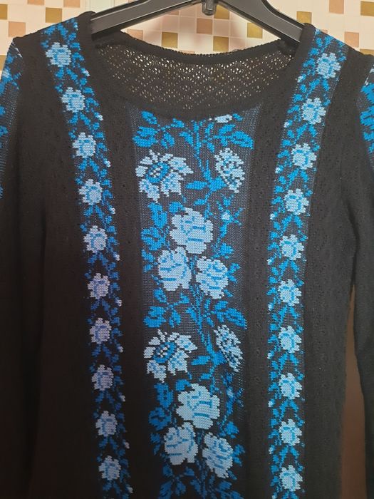 Кофта в стиле вишиванки