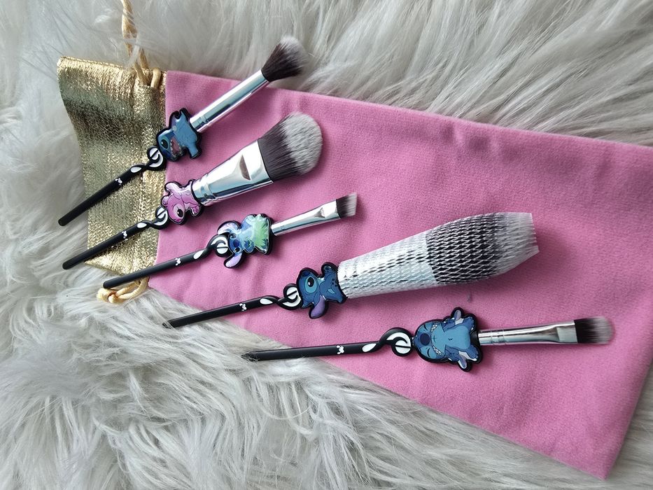 Zestaw 5ciu pędzli do makijażu stitch