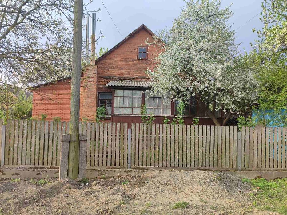 Продається цегляний будинок.М.Чуднів вул.Калинова 21..Центр Міста.