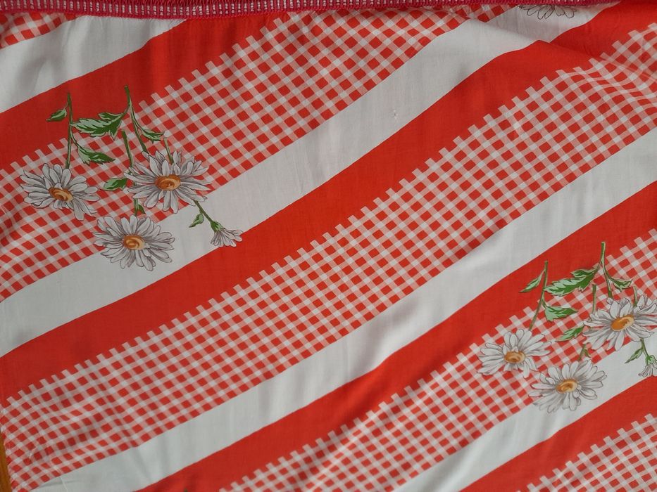 Zasłony z frędzlami vintage czerwone