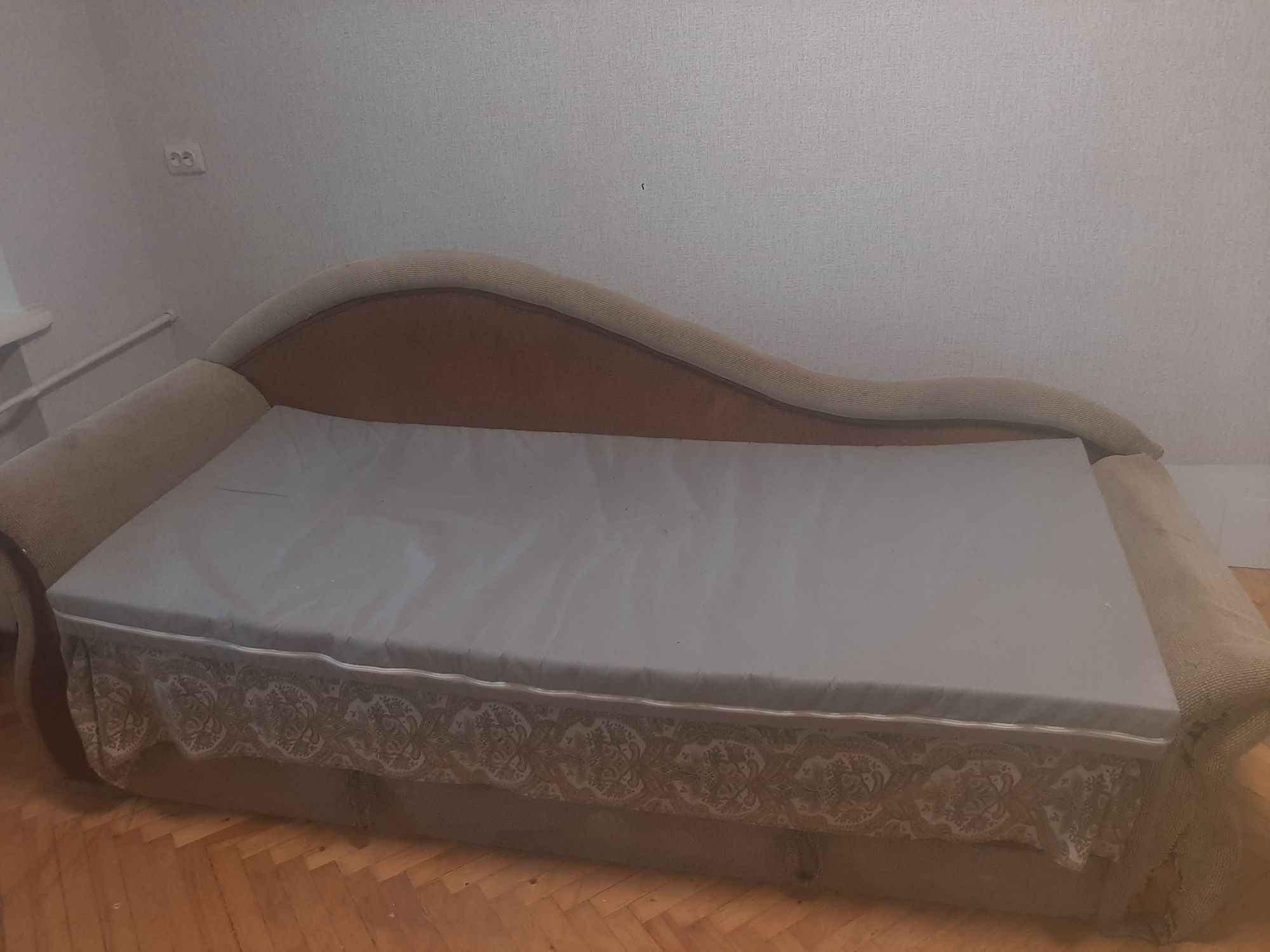Срочно  продам  диван