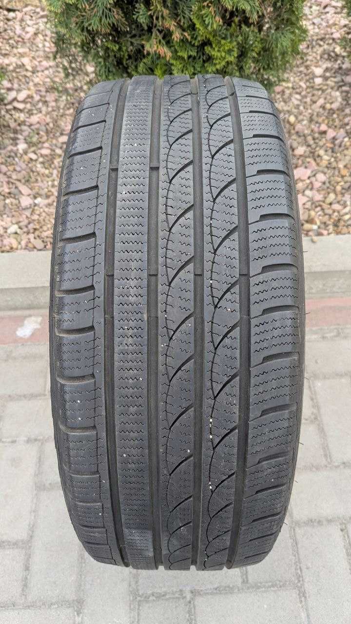 Шина 245/45 R19 102V Minerva Ice-Plus S210
