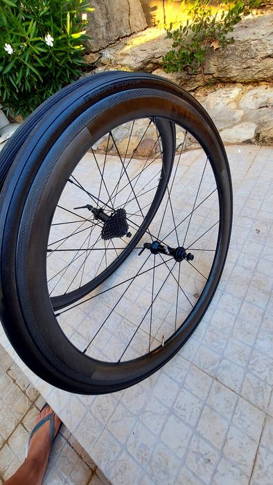 Rodas de carbono  oportunidade  pinças