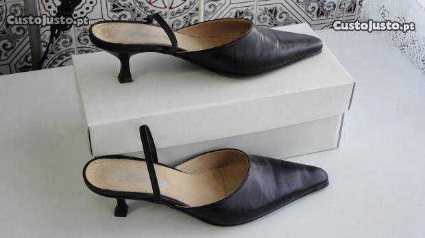 Sapatos de senhora em pele preto