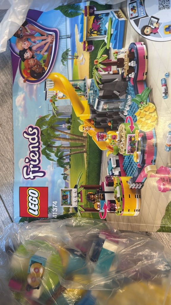 Mnóstwo zestawów Lego plus pudełko Lego Friends