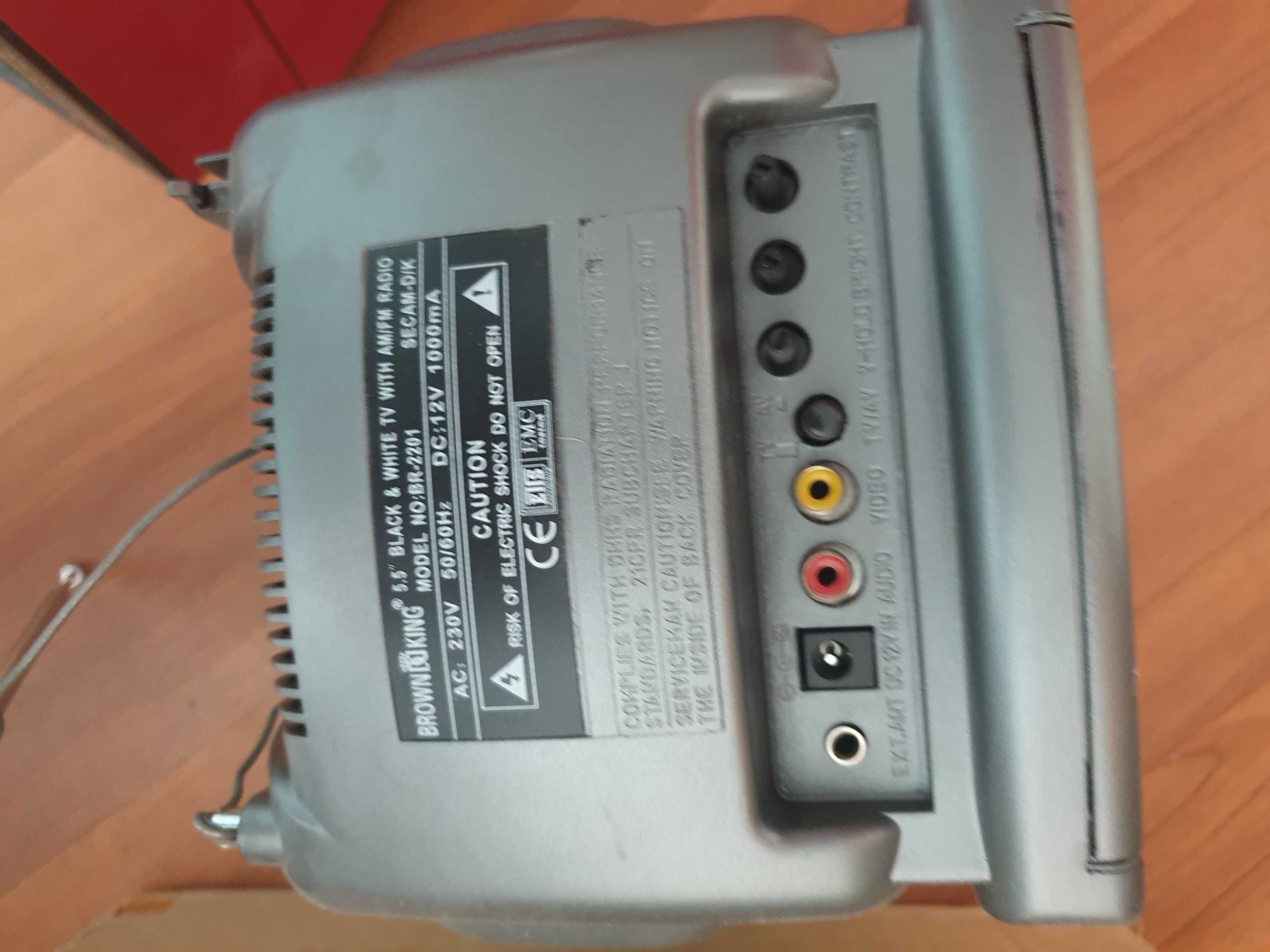 Telewizorek podróżny, sprawny do przestrojenia