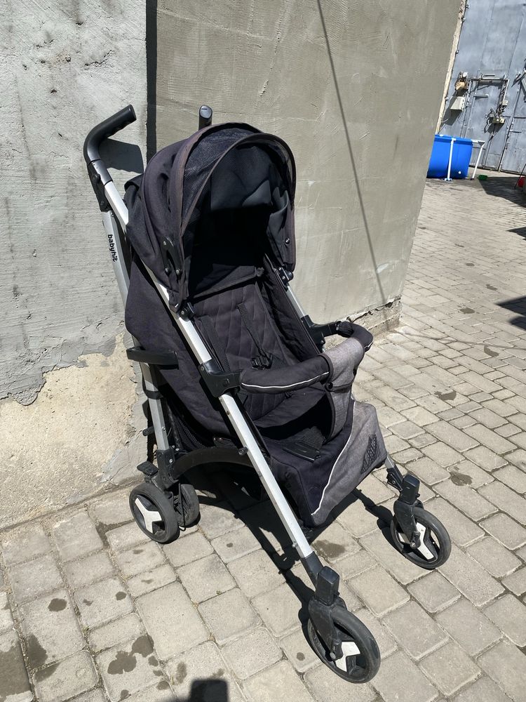Продам прогулочную коляску