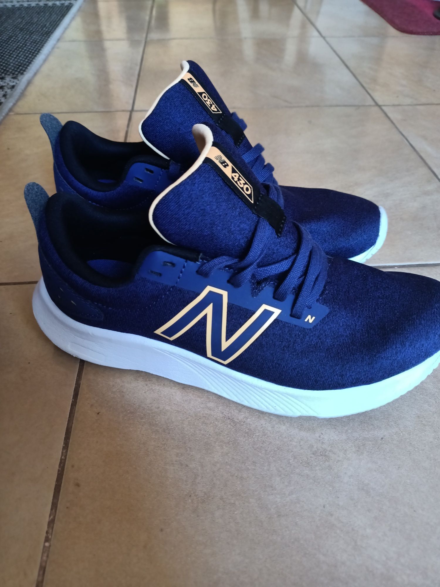 New balance buty