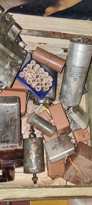 Конденсатори, резистори,радіо деталі.