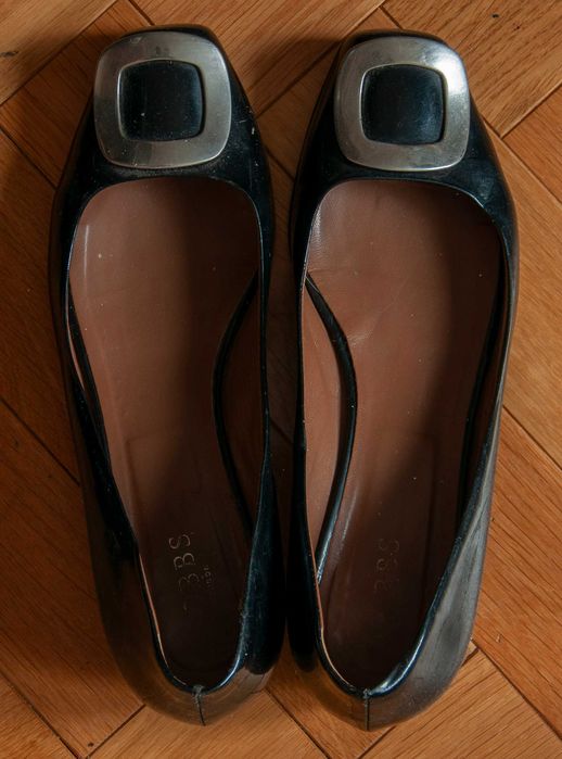 Eleganckie Baleriny B**S Czarne Lakierki Klamra Rozmiar 39 Skóra