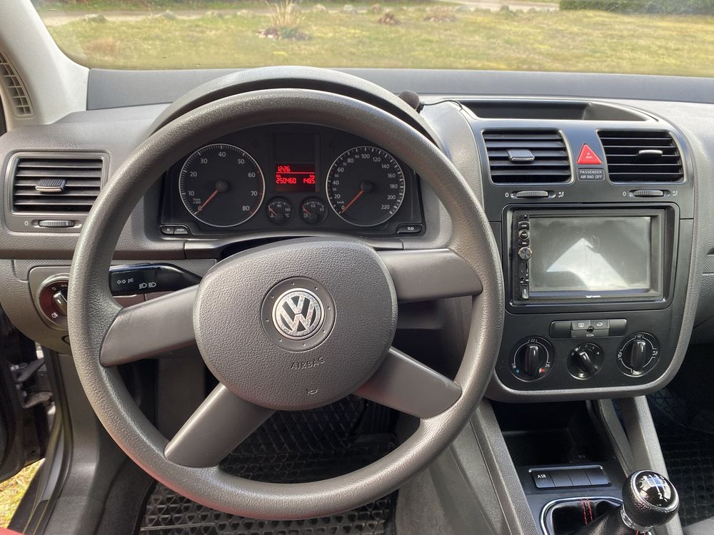 Volkswagen Golf V 1.4 FSI