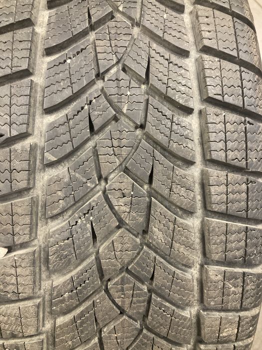 Opona 225/55/18 Goodyear