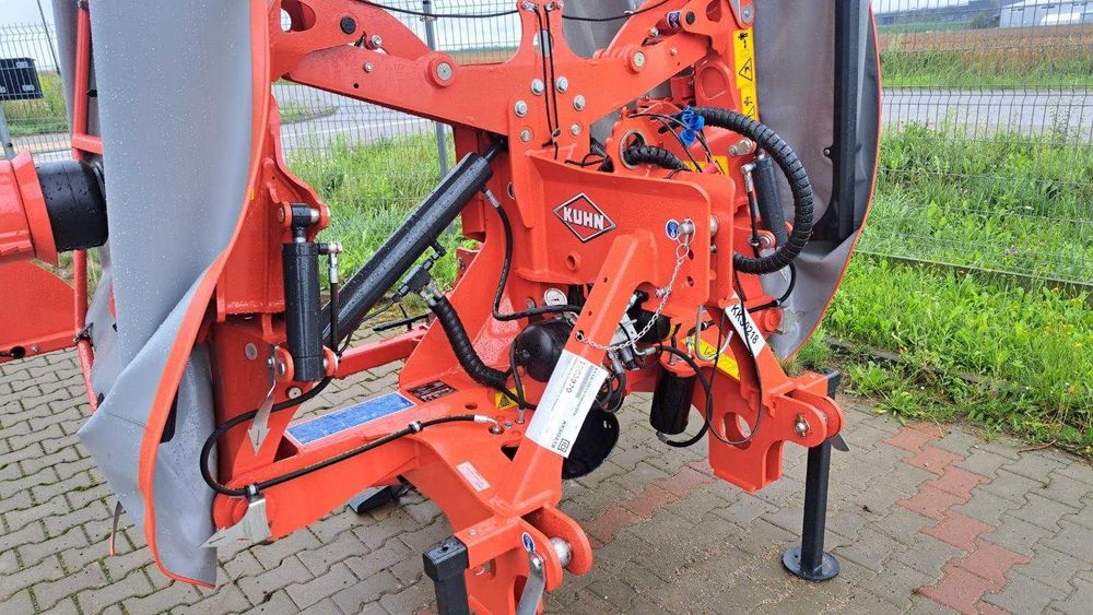 Zestaw Kosiarek KUHN, MOTYL , szer. rob. 8,8 m nie Krone