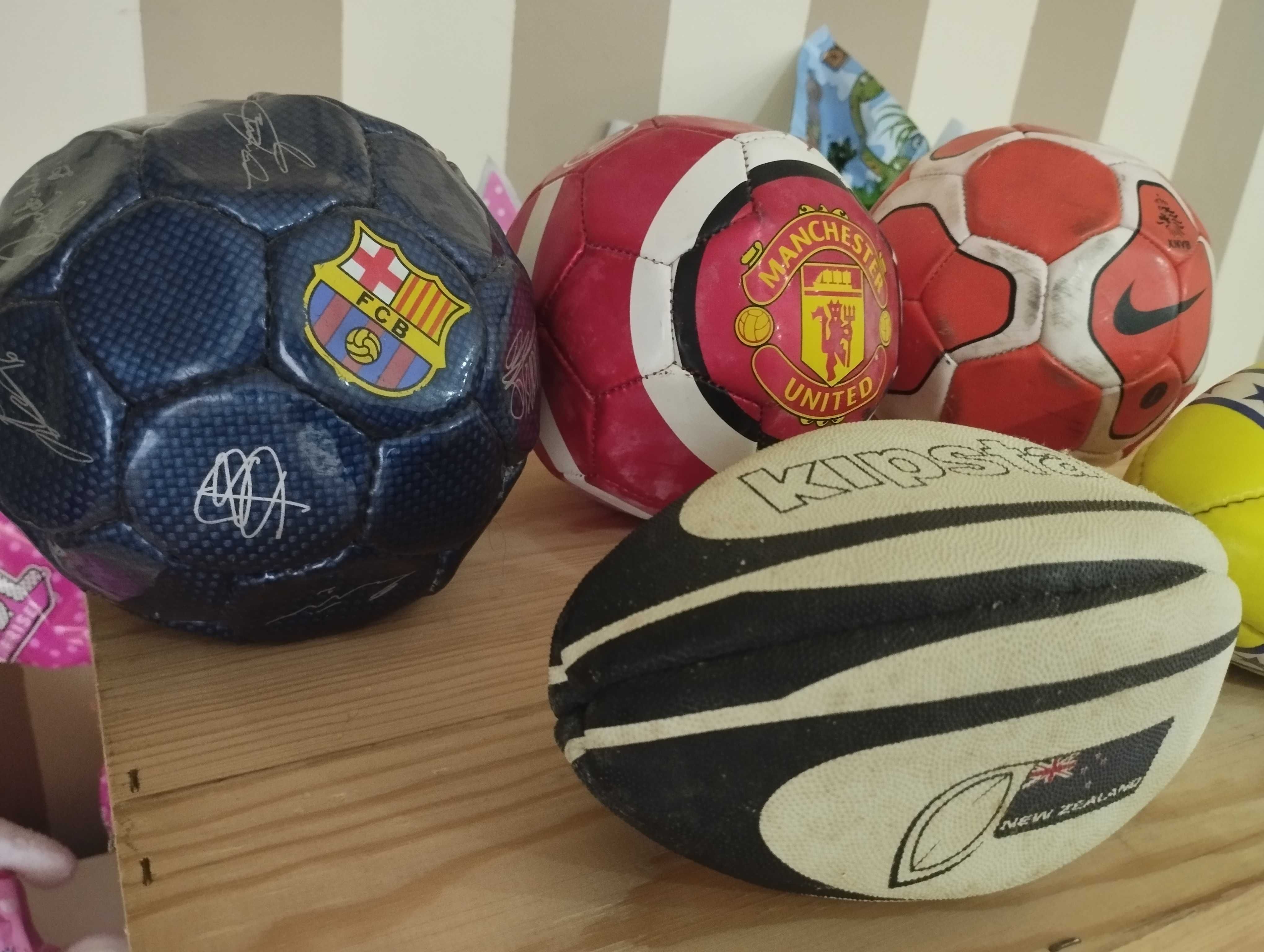 Bolas futebol várias modalidades Barcelona, Manchester United...