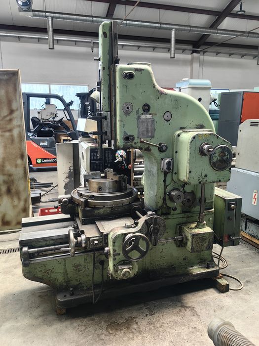 Dłutownica pionowa TOS HOV 25 skok suwaka 250mm średnica stołu 500mm