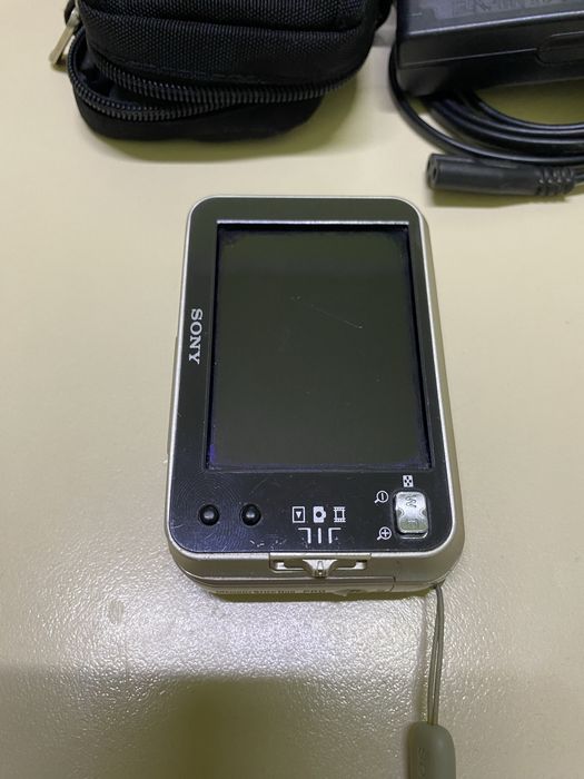 Фотоаппарат Sony Cyber-shot DSC-N2 комплект