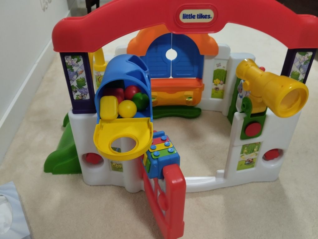 Plac zabaw- domek edukacyjny firmy Little tickes
