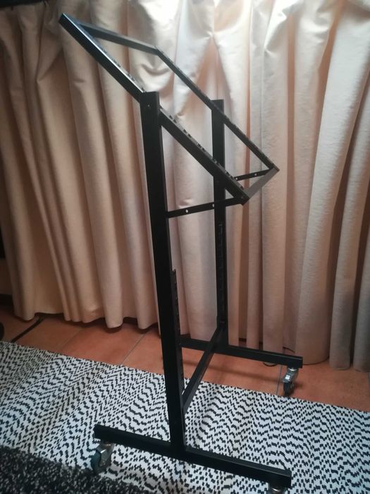 Rack de estúdio Millenium RW-2001
