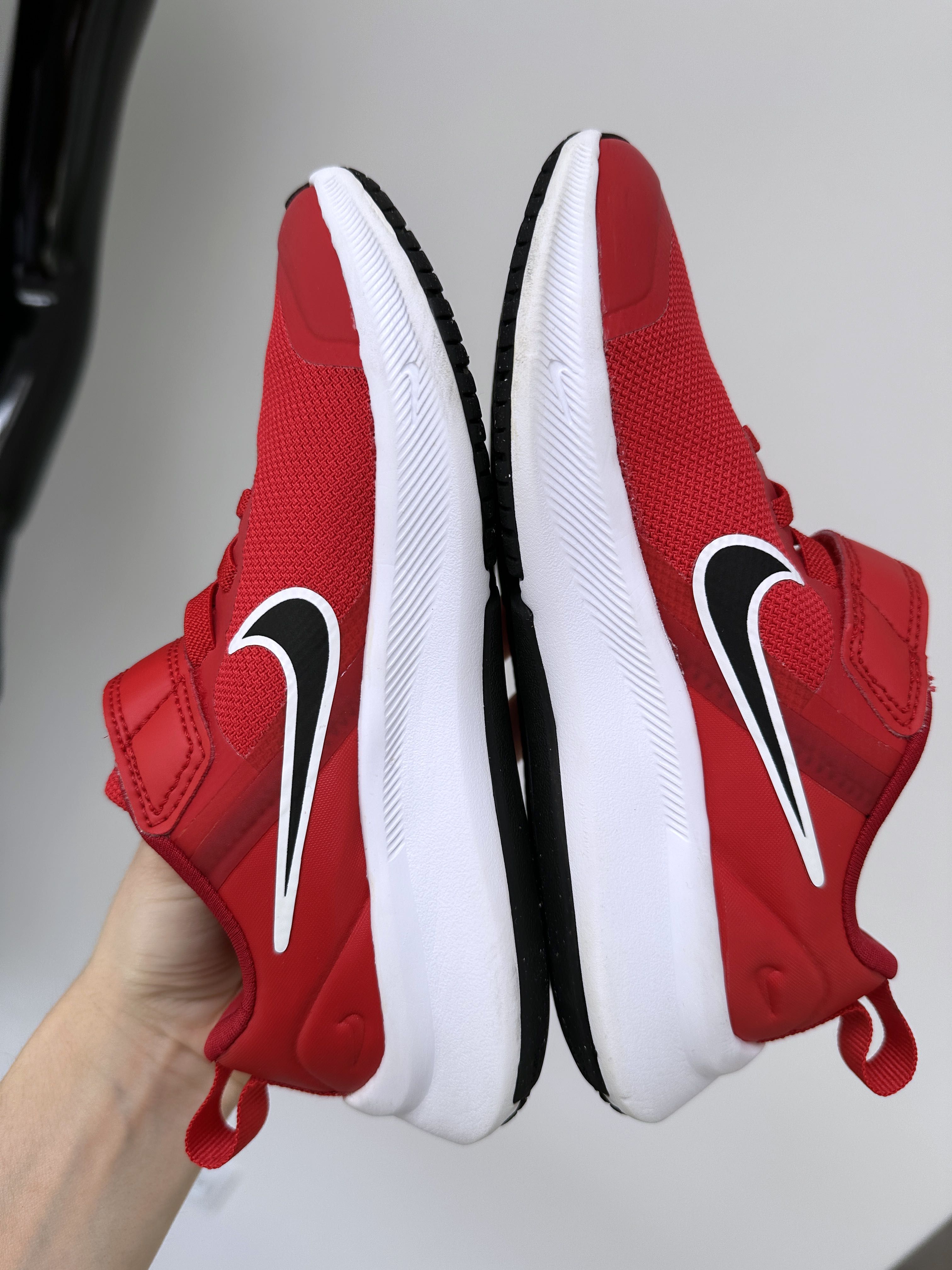 Легкие мягкие кроссовки на липучках Nike