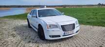 Chrysler  300C V8 5.7 Hemi awd Panorama Navi Skóra