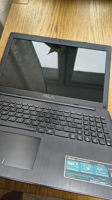 Laptop ASUS seria R515M Windows 8