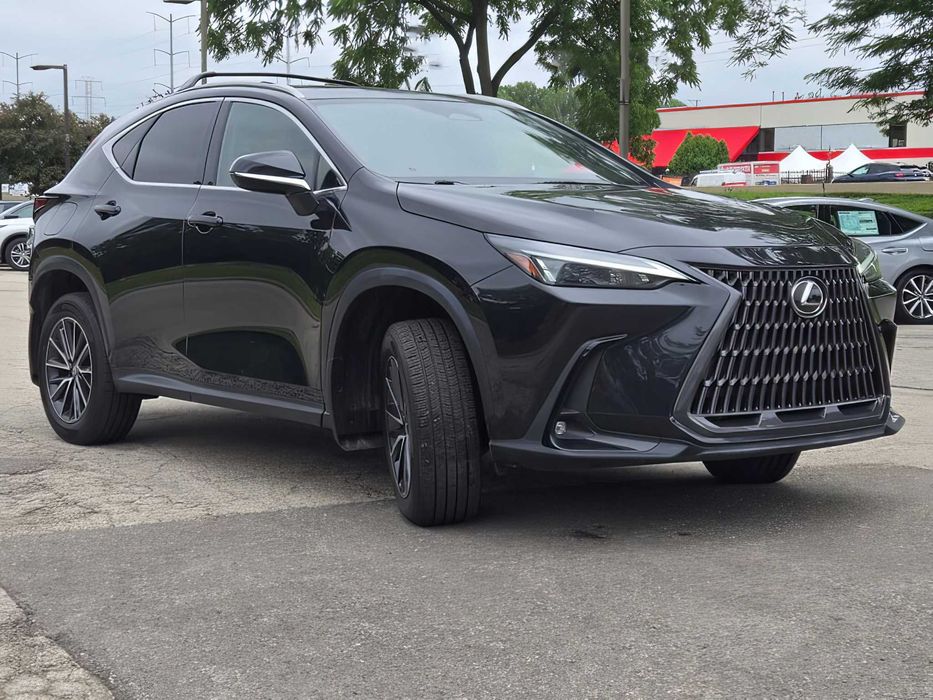 Lexus NX      2023